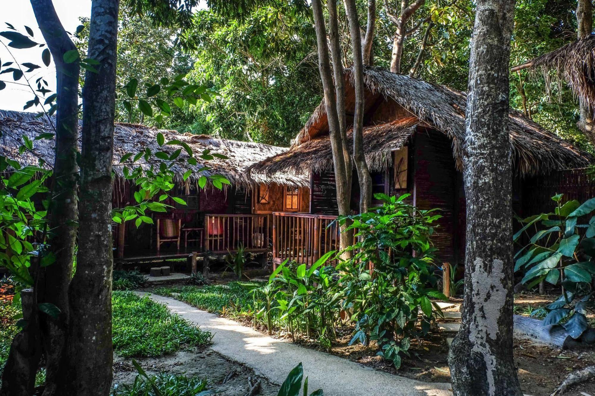 Gecko Lipe Resort Exterior photo